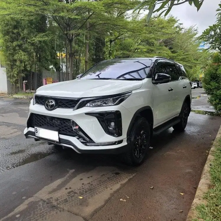 2025 Toyota Fortuner Legender GR Sport 2.8 AT Diesel KM 4000