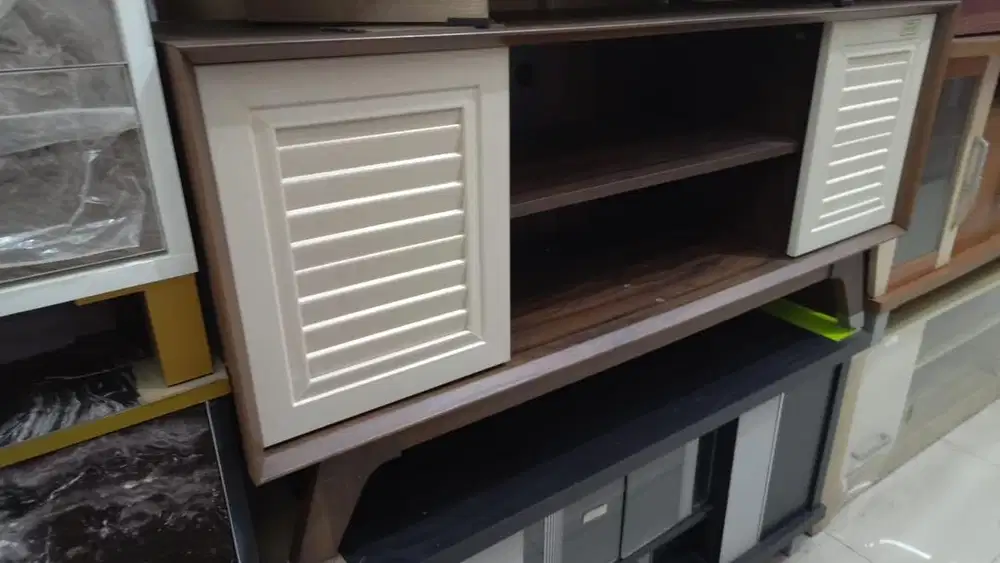 Lemara tv kayu minimalis
