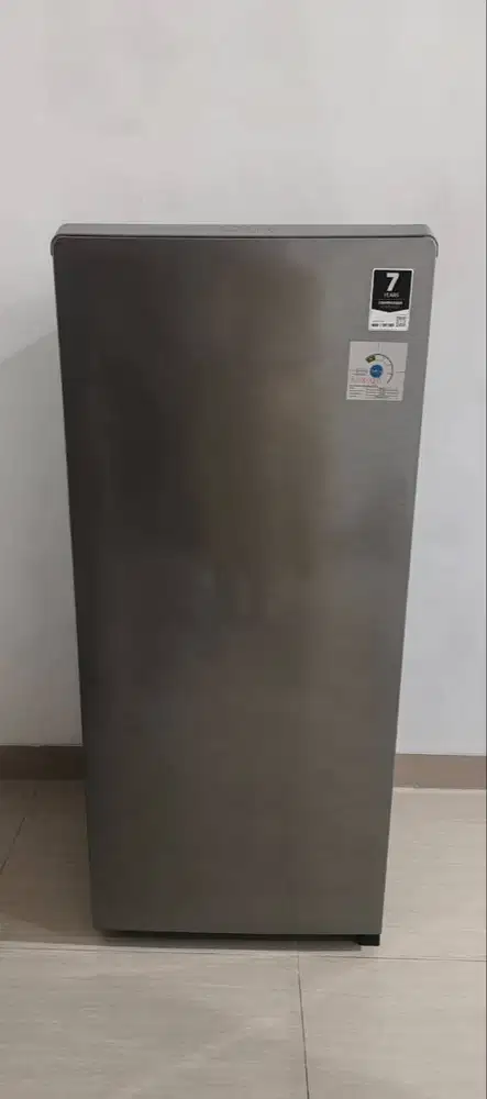 [Dijual BU] Kulkas 1 Pintu AQUA 180L Like New - Baru Pakai 1 Bulan