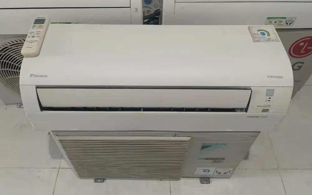 ac Daikin inverter 1pk r32 ori