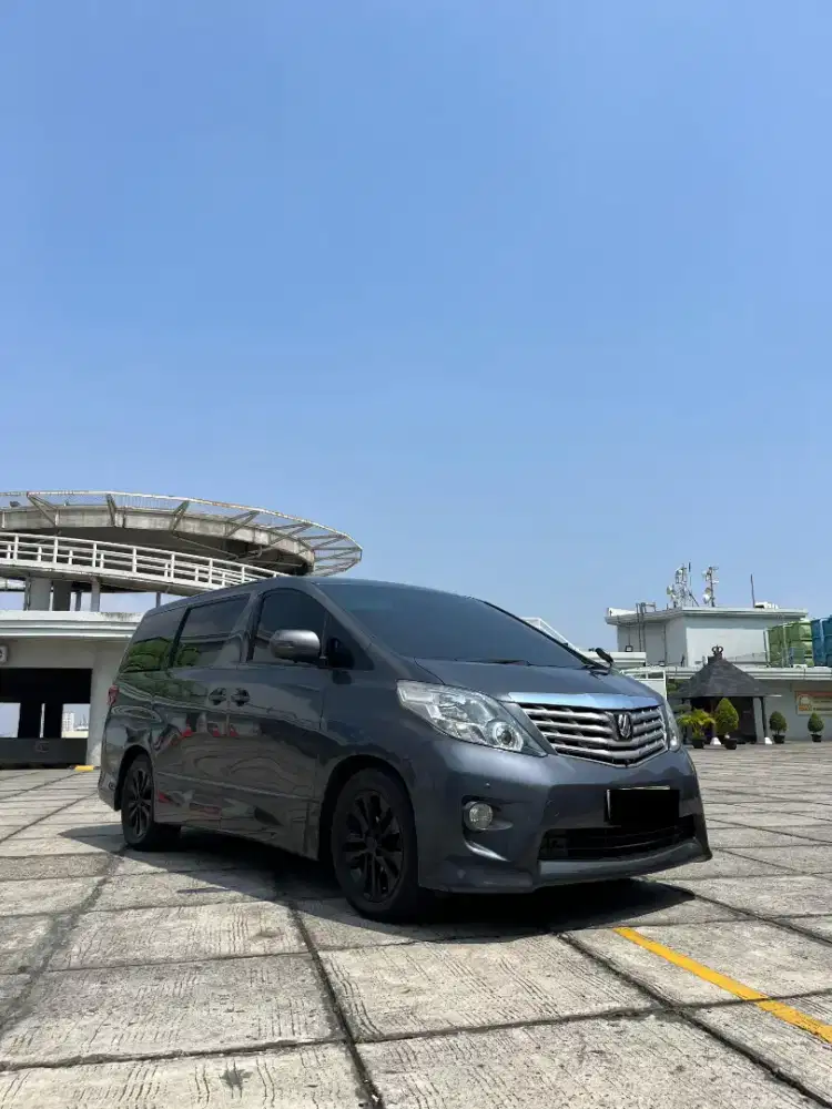 Toyota Alphard 2.4 S CBU AT Matic 2011 Terawat
Antik