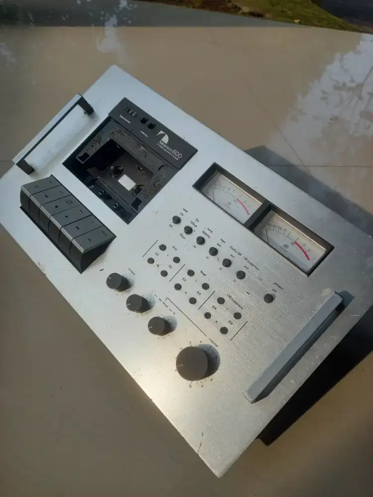 Pemutar kaset lawas NAKAMICHI 600