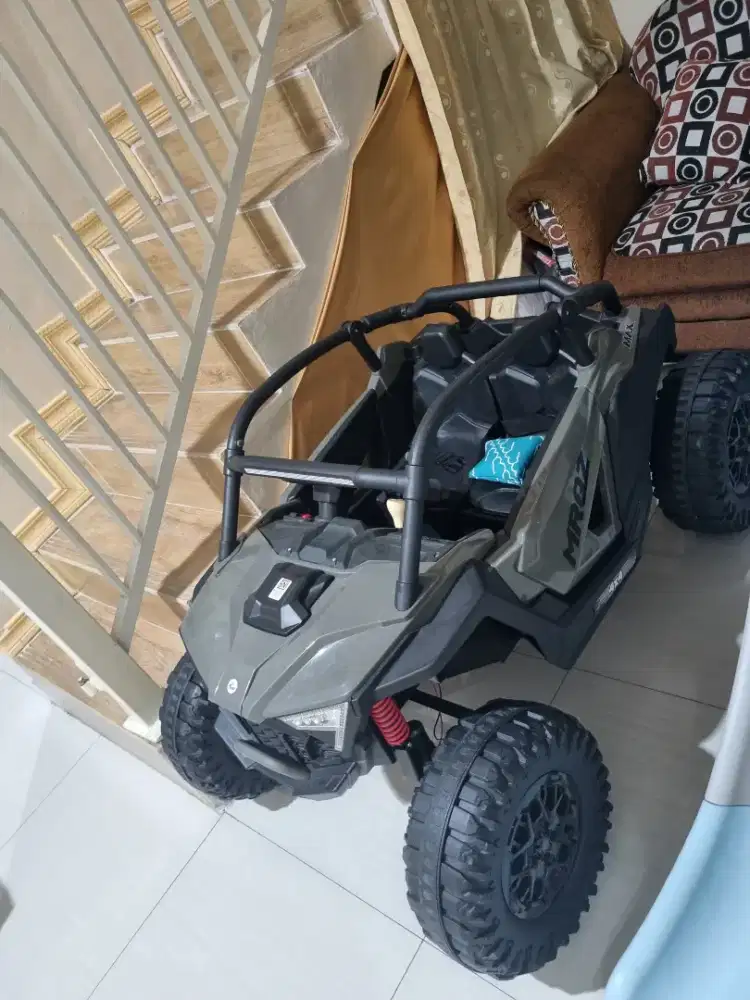 Mobil monster /ATV MRQZ 4X4 warna abu anak keren
