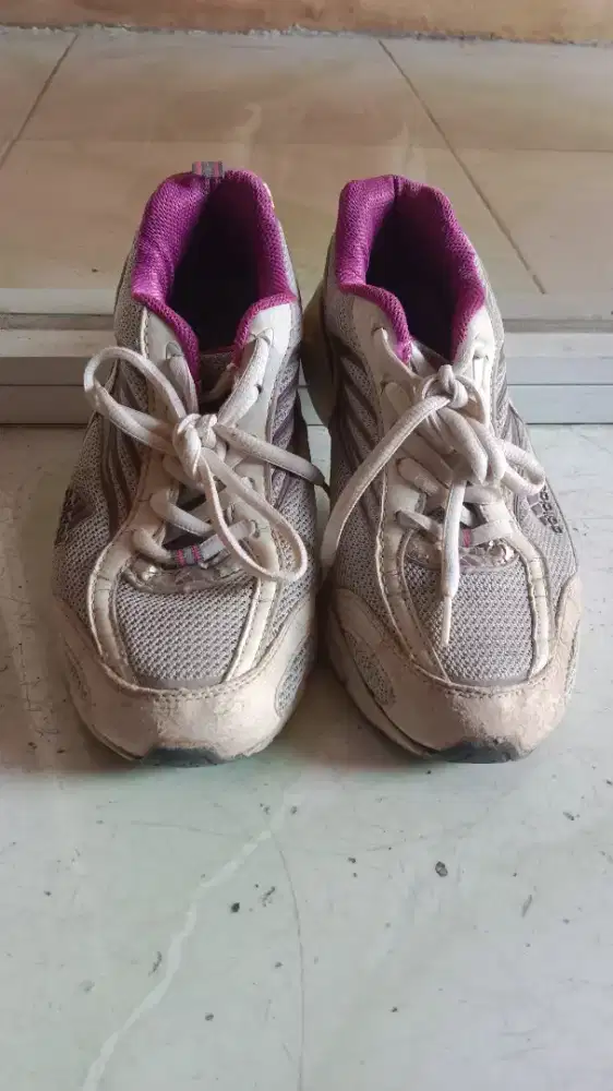 Sepatu size 36. Bagus