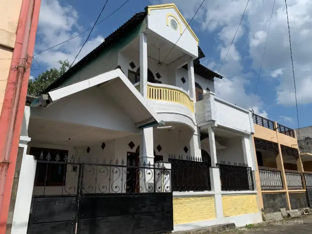 Rumah 2 lantai Jl Riau dekat UNEJ dan Jember Town Square