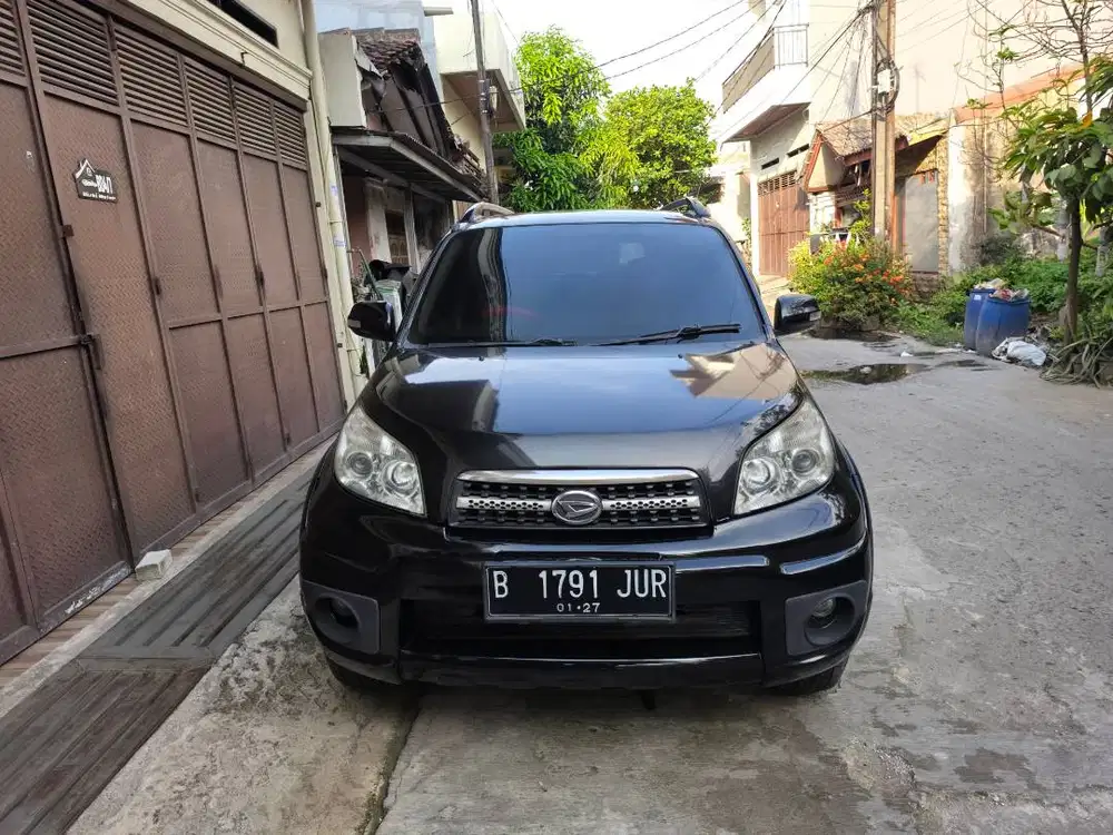 Daihatsu Terios TX Adventure Manual MT Tahun 2012 Hitam , 2013