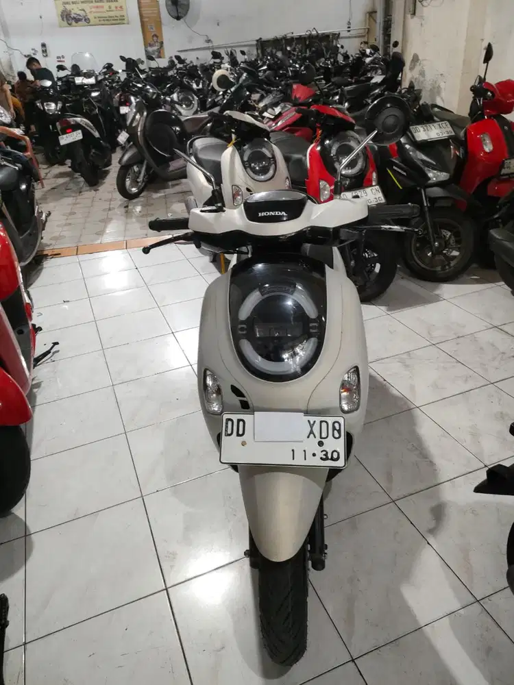 Honda Scoopy keyles 2025 putih