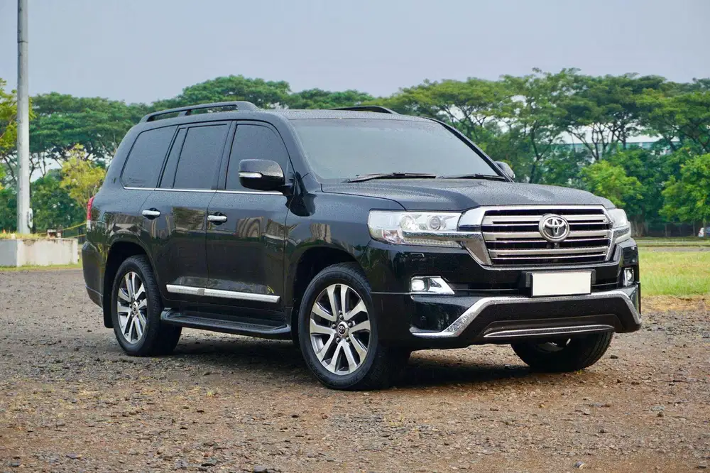 Toyota Land Cruiser 200 VX-R 4x4 2018