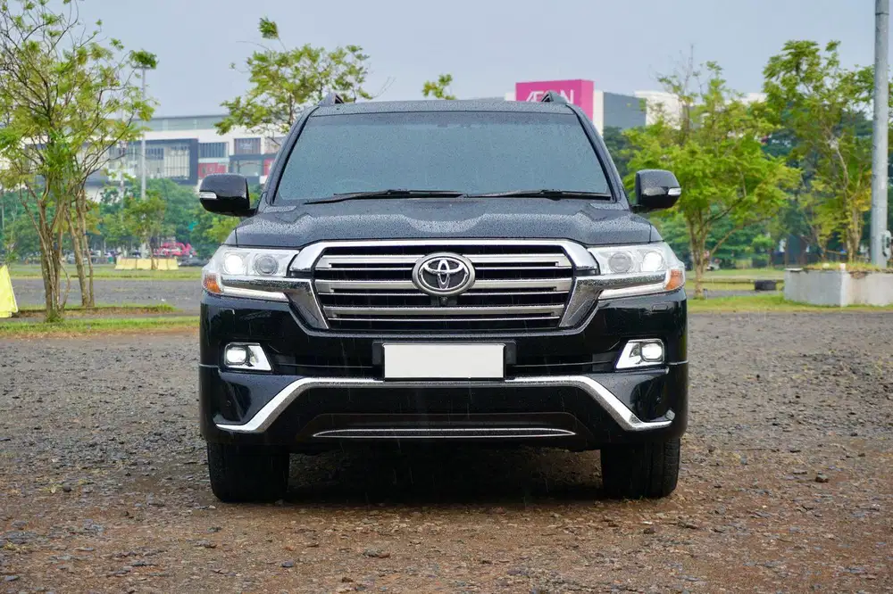 Toyota Land Cruiser 200 VX-R 4x4 2018