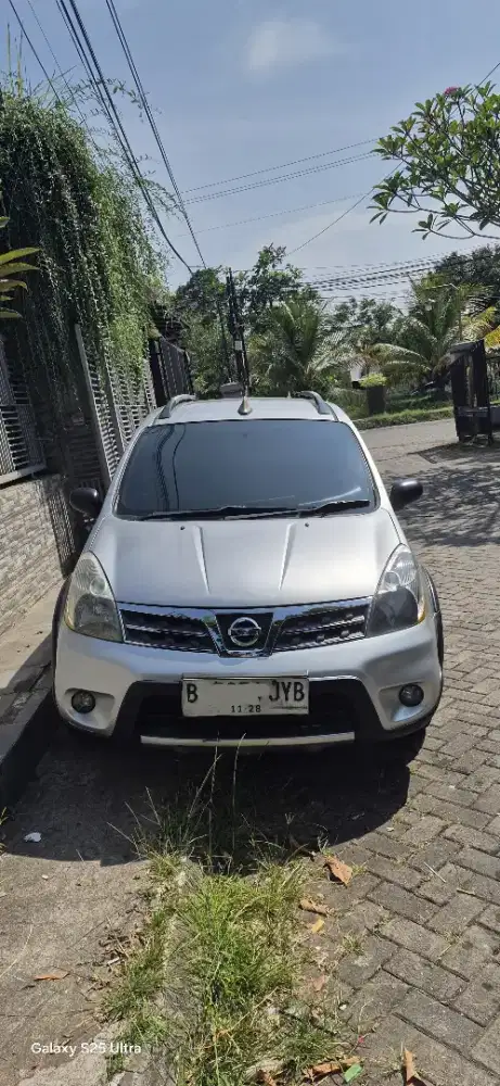 Nissan Livina Xgear matic 2012