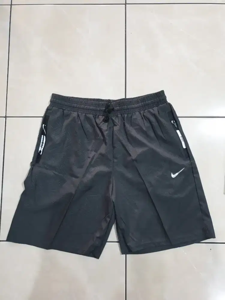 Celana running buat cewe cowo