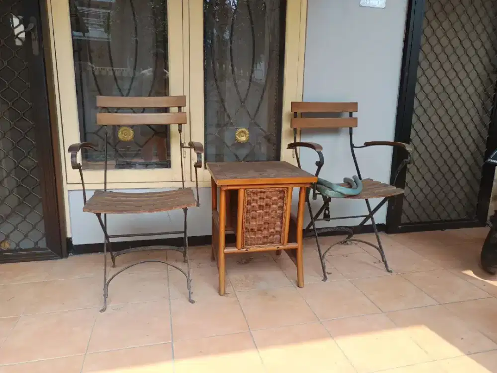 1 set kursi meja teras