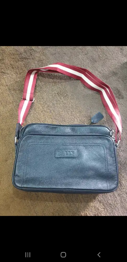 Tas sling bag wb