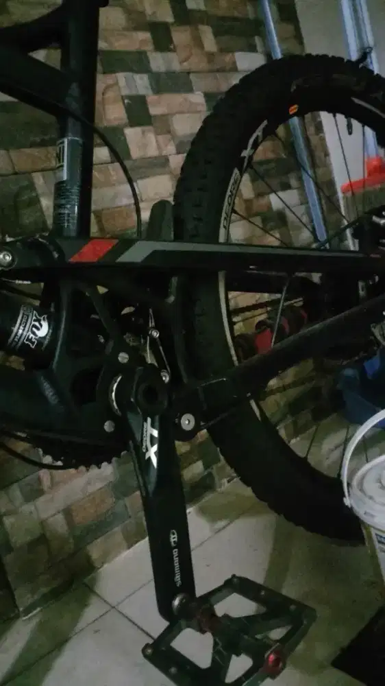 sepeda gunung mtb poligon collosus