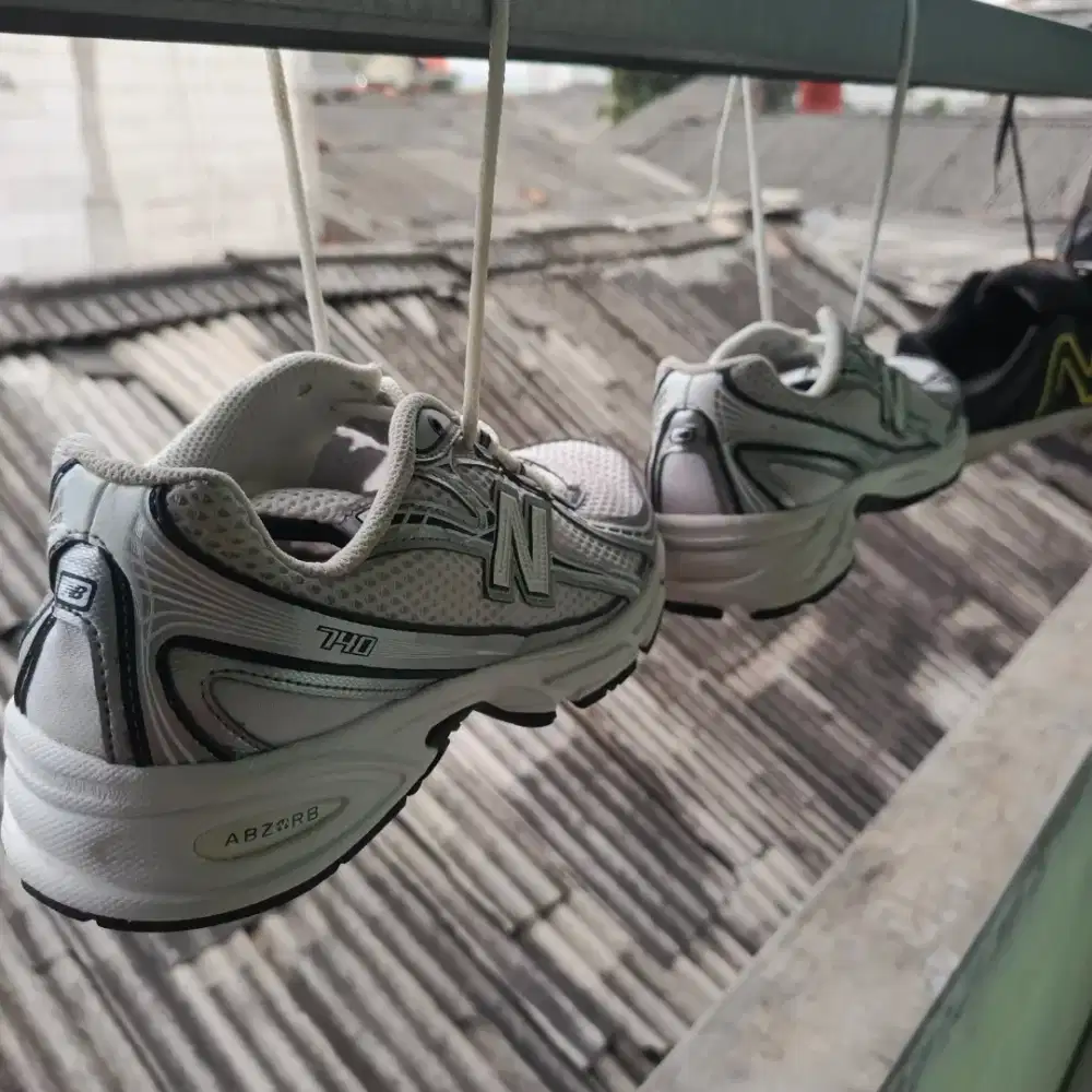 Sepatu new balance 740 original
