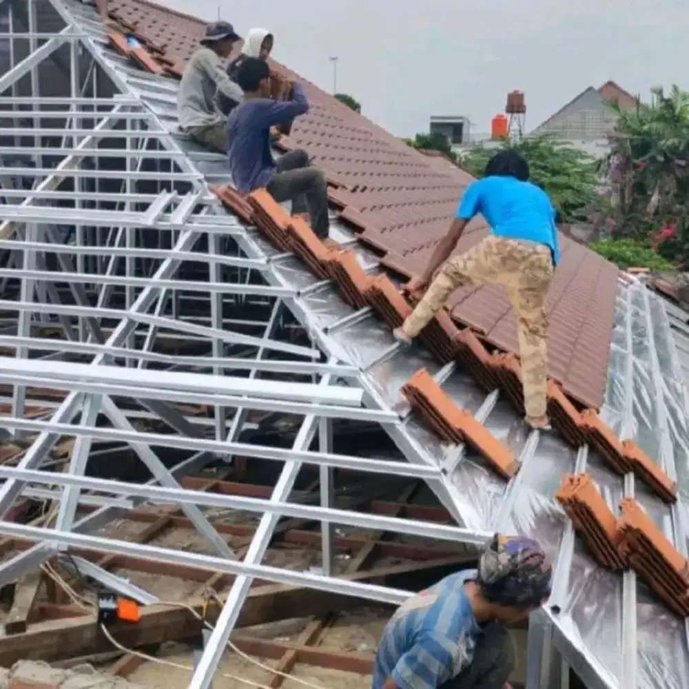 Bongkar pasang atap baja ringan