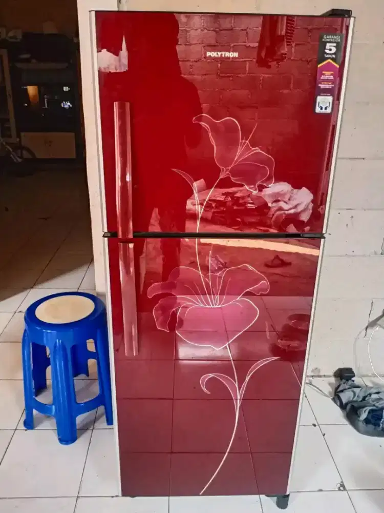 KULKAS 2 PINTU POLYTRON