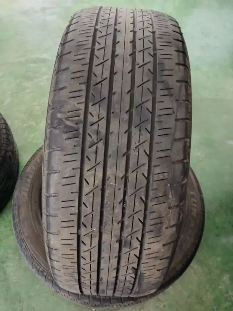 Ban Bridgestone Turanza ER33 215/55 Ring 17 kondisi 85%