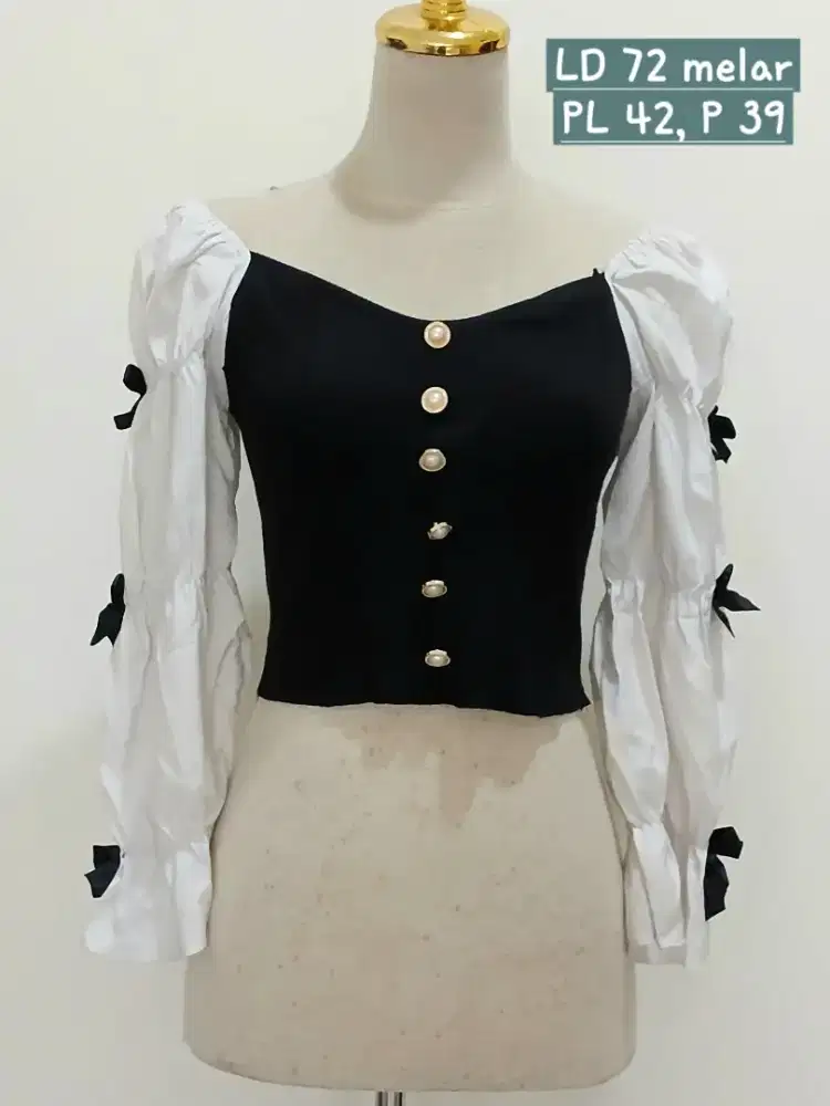 Baju atasan blouse croptop wanita sz M, preloved