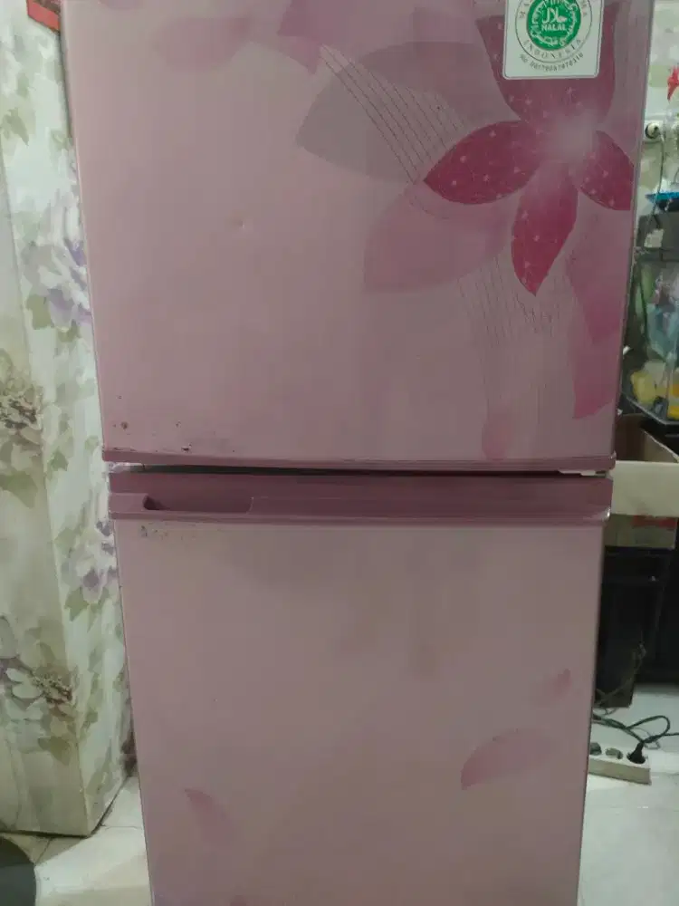 Kulkas 2 pintu sharp siap pakai