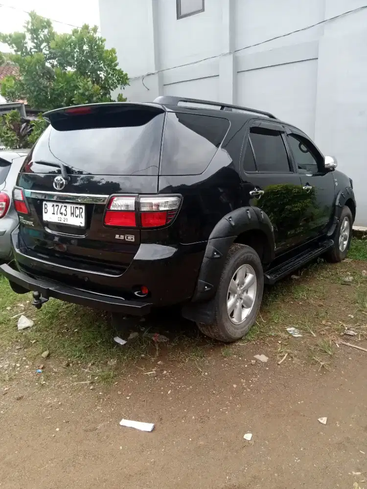 Toyota Fortuner SUV 2009 manual diesel