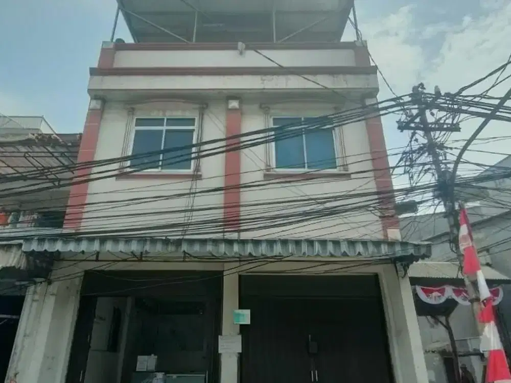 Jual Rumah Lokasi Pinggir Jalan 3 Lantai di Pademangan