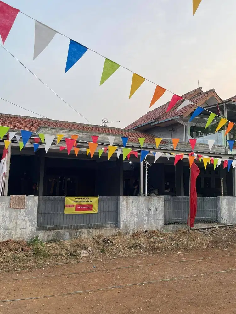 Dijual cepat 2 rumah gandeng di Beji Depok. Harus laku hari ini