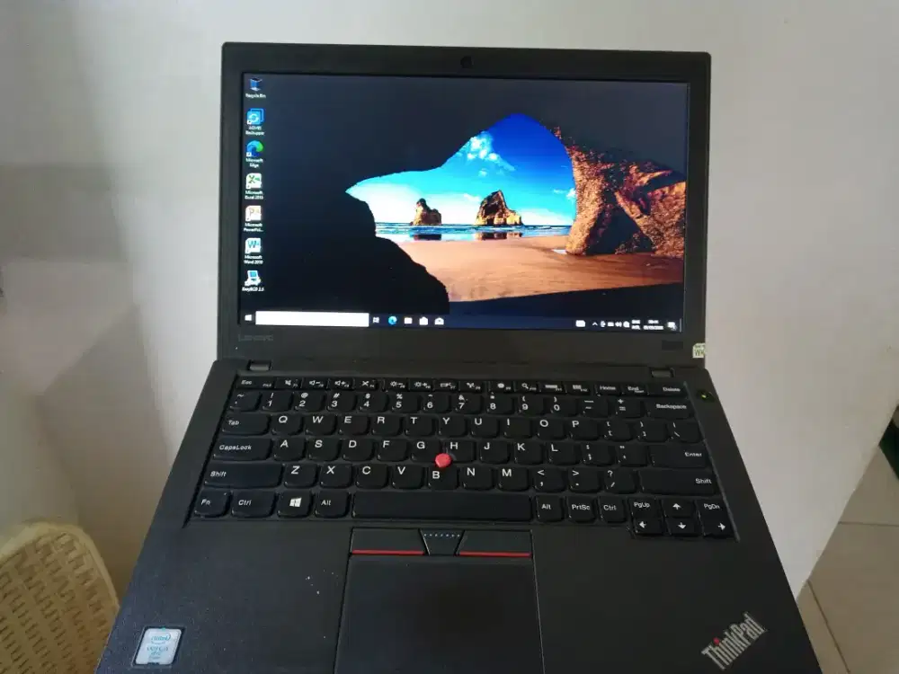 Laptop lenovo x260 i5 ram gen 6 8gb ssd 128gb ngebut