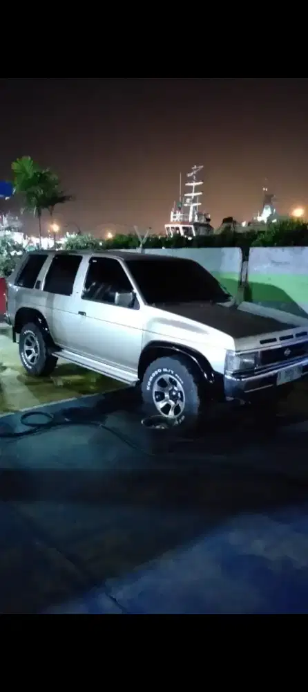 Jual Mobil Nissan Terrano 1996