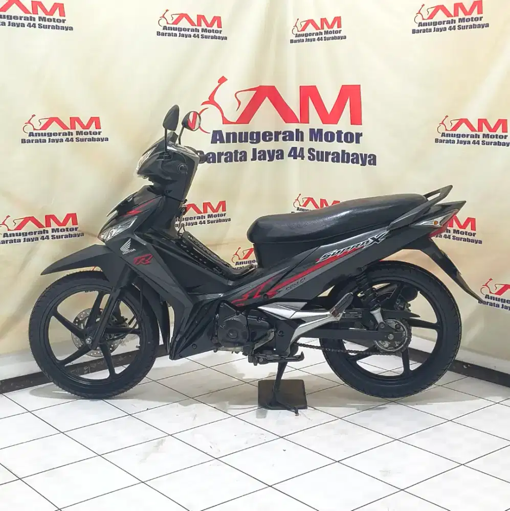 Honda supra x 125 fi Tahun 2018 warna hitam