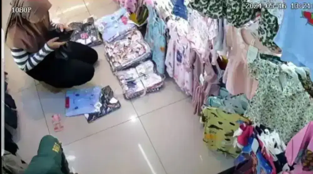 Dibutuhkan Karyawan Toko Pakaian