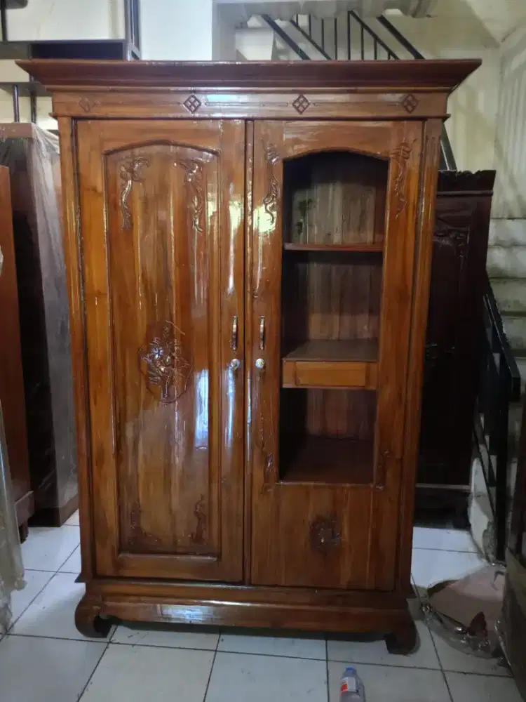Lemari kayu jati bekas dah melamin kaca akan pasang