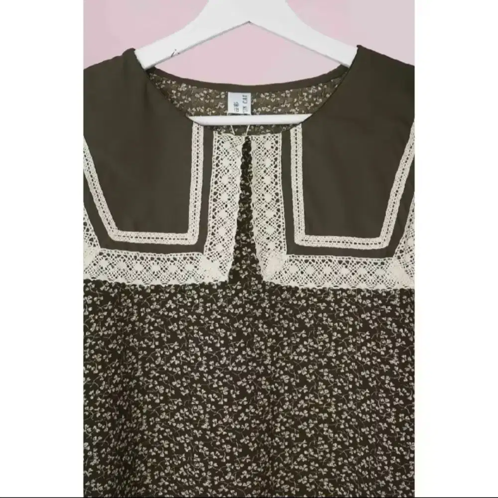 Blouse bunga bunga