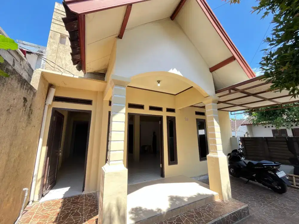 Rumah di kompleks jatisela lombok barat