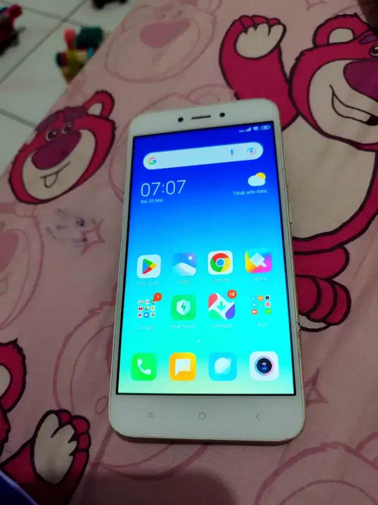 Di jual handphone xiaomi redmi 5A RAM 2/16