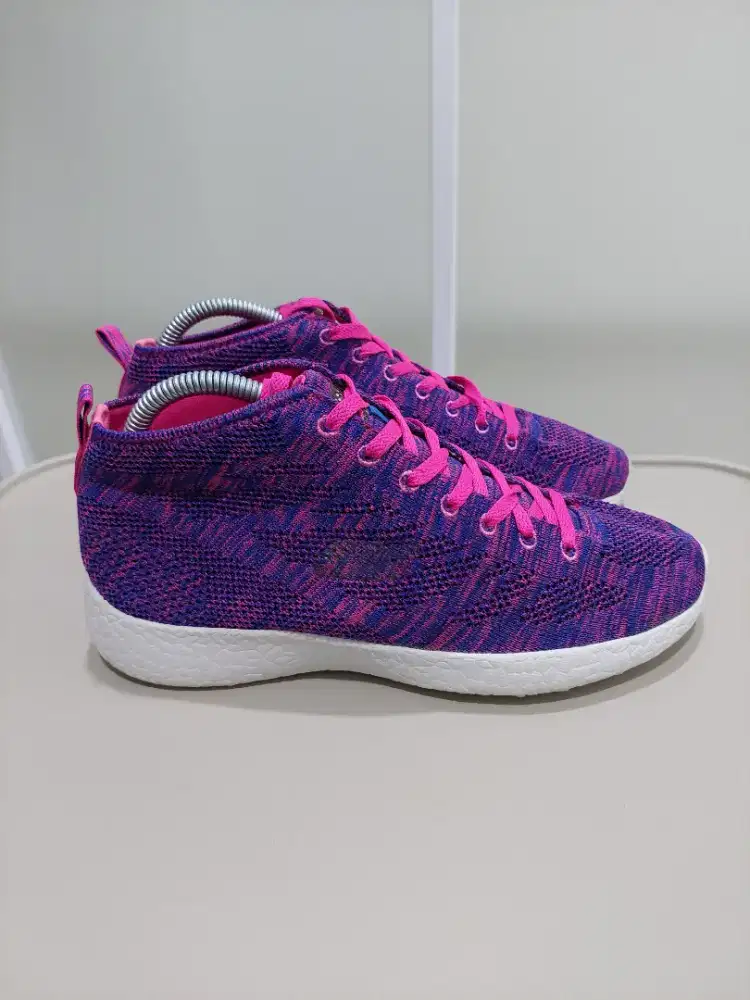 (SALE) Sepatu Running Skechers Burst Divergent - size 38
