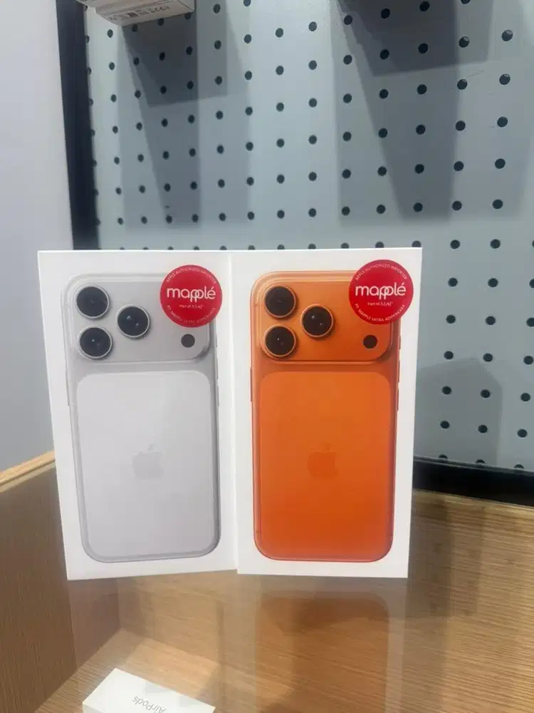 iPhone 17 pro 256gb silver/orange