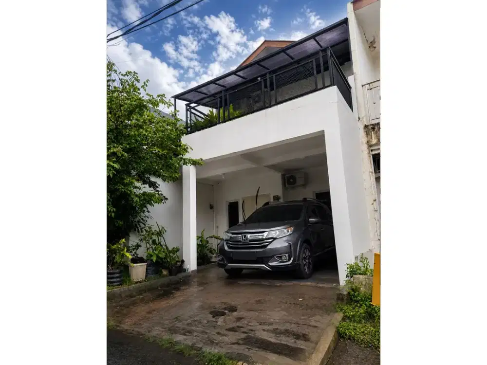 DISEWA RUMAH 2 LANTAI FURNISH DI TAMPAKSIRING SENTUL CITY SSR1057