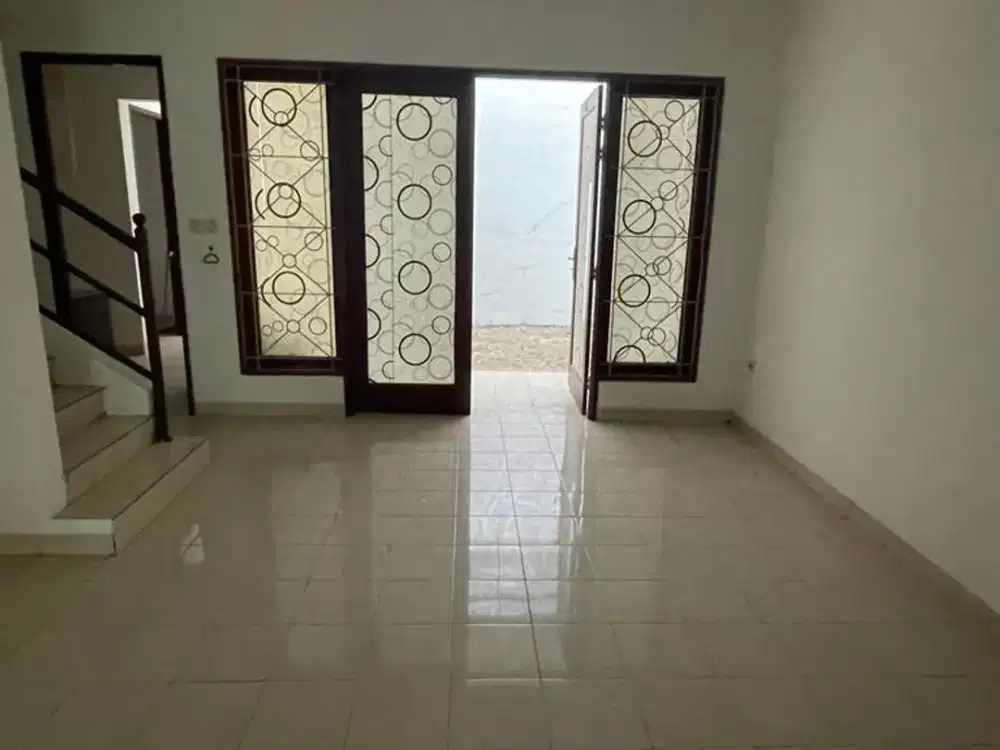 Disewakan Rumah di Pluit, Rapih Siap Huni
