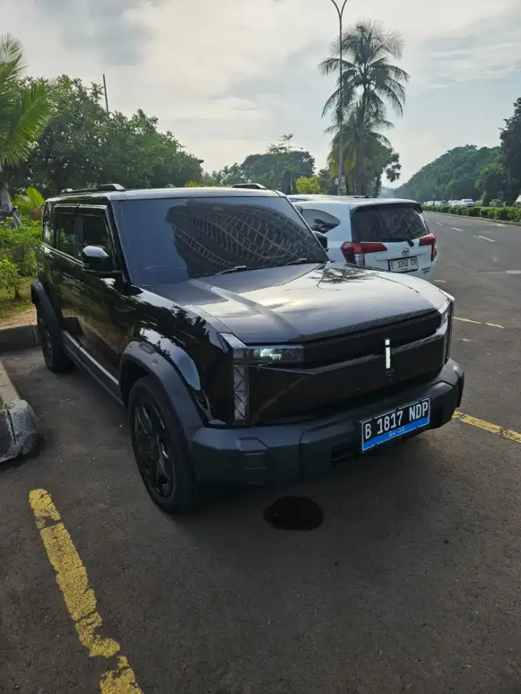 Chery J6 warna hitam nik 2025