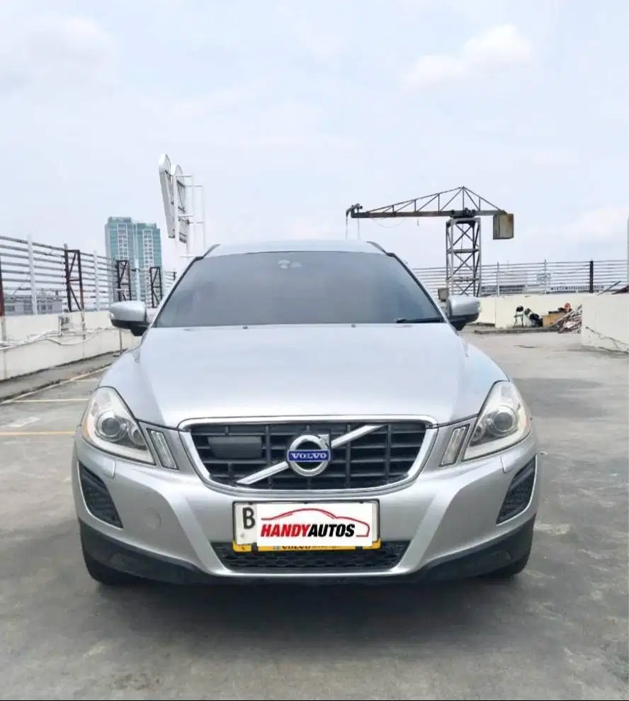 Volvo XC60 T5 Tahun 2012 Automatic Silver Metalik