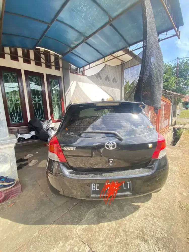 Dijual mobil toyota yaris thn 2010