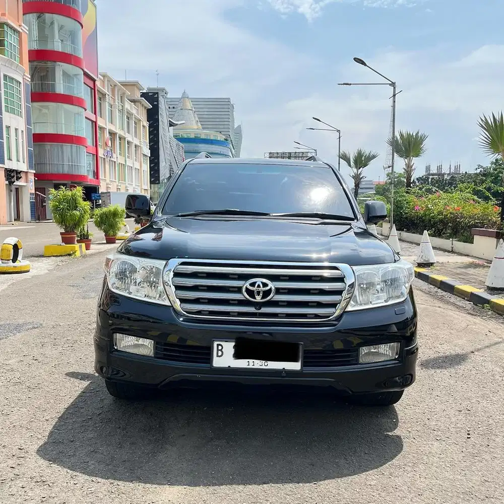 Toyota Land Cruiser ZX200 4.6 V8 4x4 AT Bensin 2010 Japan Editon hitam