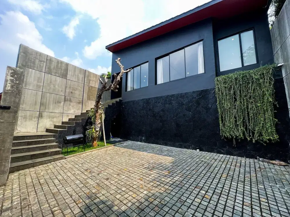 Dijual Villa Setrasari