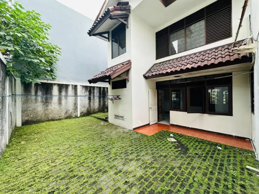 Disewakan rumah besar di Modernland