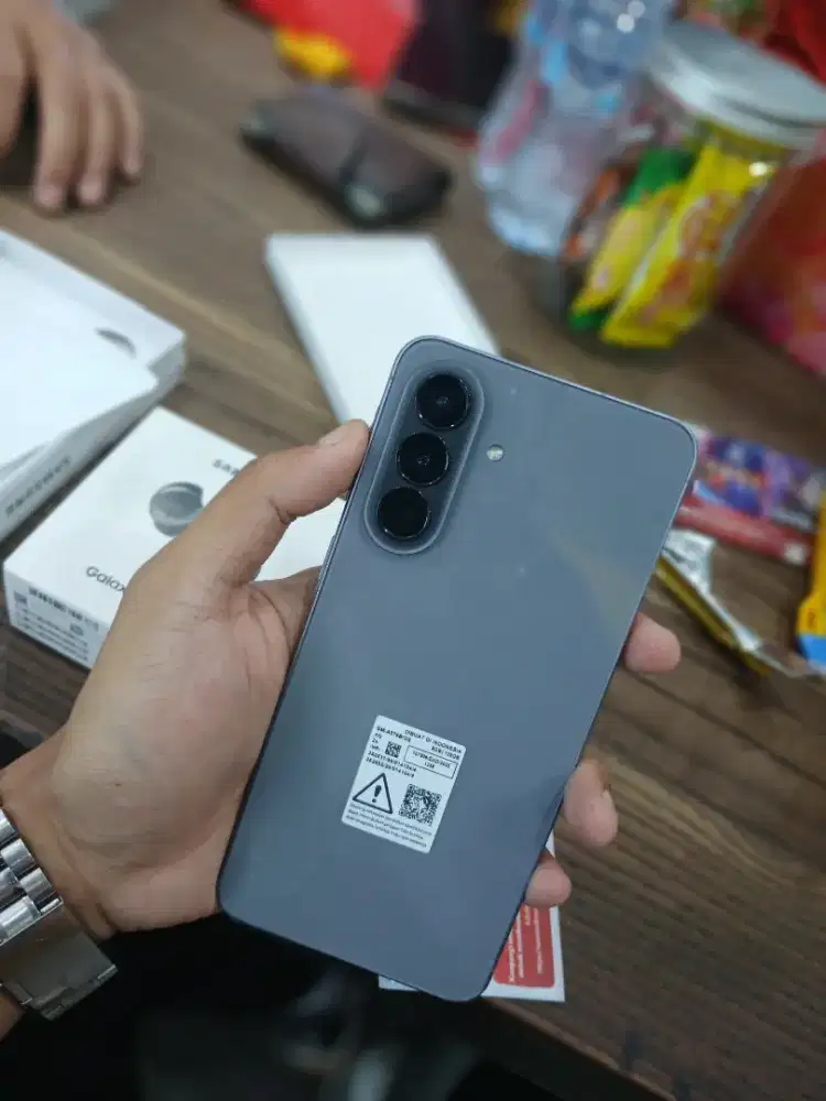 Samsung A57 8/256 gray