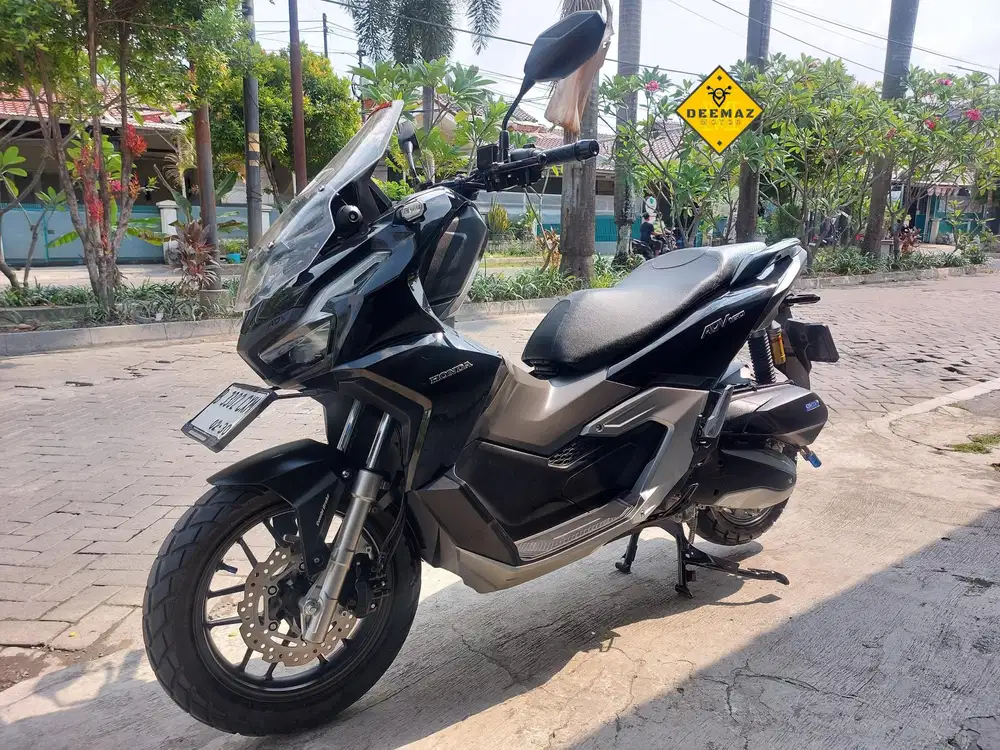 Angsuran Murah ADV 160 CBS Hitam 2025 Cash, Kredit & Tukar Tambah