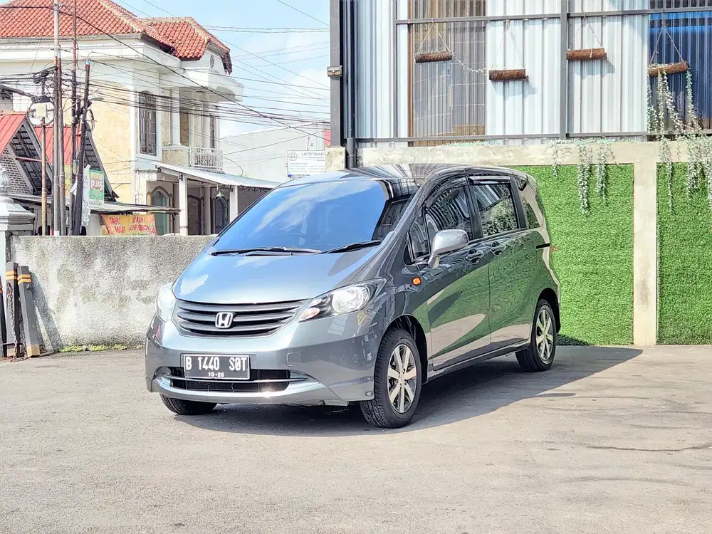 Honda Freed 2011 tangan pertama