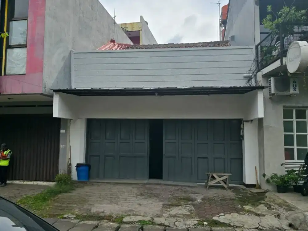 Di Sewakan Ruko ngeblong Mainroad Buah Batu Kota bandung,Cocok Untuk Cofee Shop,Resto,Cafe,Rumah makan di Buahbatu