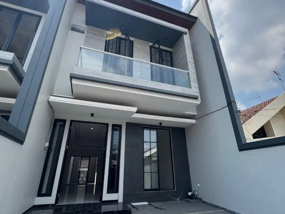 DIJUAL RUMAH MANYAR 6X20 DEKAT GALAXY MALL DAN JALAN RAYA MERR SAFE158